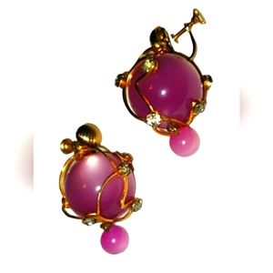 HAND-CRAFTED VINTAGE STYLE PURPLE AND GOLD TONED CLIP ON EARRINGS